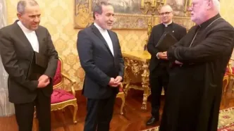 عراقچی با نخست وزیر واتیکان دیدار کرد