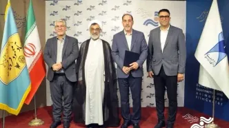 سخت کار کنید و به ادبیات ایران عشق بورزید