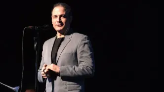 کنسرت «ایرانم» علیرضا قربانی ۴ شب دیگر تمدید شد