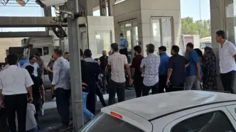 تجمع خانواده مفقودان حادثه بندر شهید رجایی