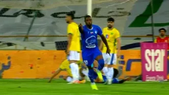 گل دوم استقلال همراه با یک شادی عجیب!