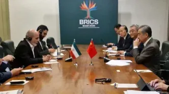 احمدیان: ایران متحدان راهبردی خود را در جریان مذاکرات با آمریکا قرار می‌دهد/ ویدئو