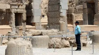 قاچاقچی‌ها نتوانستند کتیبه را از تخت‌جمشید بدزدند