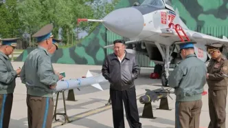 کیم جونگ اون خواستار افزایش آمادگی جنگی شد