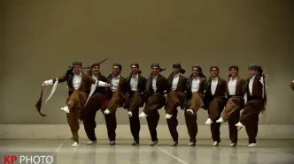 واکنش بامزه یک ربات به آهنگ کُردی در شهر مادرید