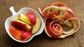پوست میوه: گنج پنهان یا تله آفت‌کش‌ها؟ بخوریم یا دور بریزیم؟