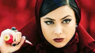 ژست عجیب‌و‌غریبِ آزاده صمدی در این عکس جلب‌توجه کرد!