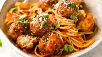 طرز تهیه اسپاگتی میت‌بال با سس مخصوص