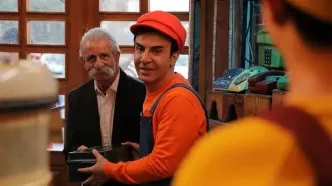 حضور پرهیجان عمو پورنگ در کنسرتِ خواننده نسل جوان