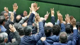 چرا تندروها در برابر فساد چای دبش در دولت رئیسی و فساد پسر و عروس صدیقی ساکتند؟/ چه تیترها که درباره مبارزه قضایی با فساد در ریاست قبلی قوه قضائیه نزدند/ همه آنها برنامه‌ای برای سیاست و انتخاباتی بود