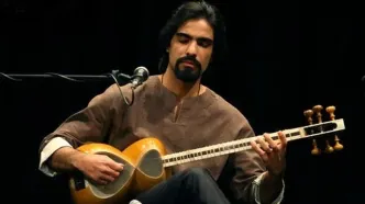 اجرای زنده علی قمصری در میدان آزادی تهران