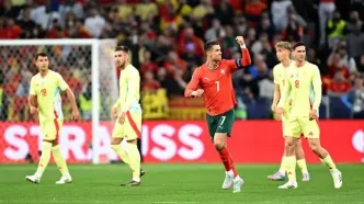 پرتغال با برتری مقابل اسپانیا قهرمان لیگ ملت ها شد/ جام در دستان رونالدو