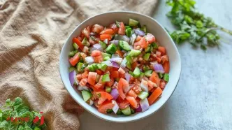 طرز تهیه سالاد شیرازی اصل | همراه با فوت‌وفن‌ها و اشتباهات رایج