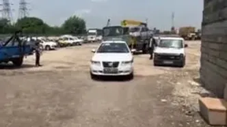 پراید متخلف بالای داربست رفت!