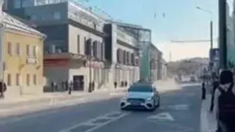 ببینید؛ لحظه عبور کاروان حفاظتی پوتین از خیابان‌های مسکو!