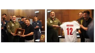 هدیه خاص قلعه نویی برای فرمانده نیروی هوایی ارتش +عکس