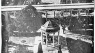 نمایی از آرامگاه حافظ شیرازی در دوران مشروطه