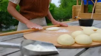 ببینید؛ غذای روستایی در آذربایجان؛ تهیه خاچاپوری سنتی گرجستانی در طبیعت