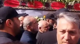 حضور رئیس‌جمهور در تشییع پیکر شهدای جنگ