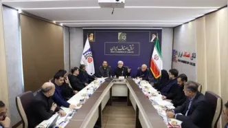 عارف: آمریکا به دنبال جدایی مردم ایران از حکومت است