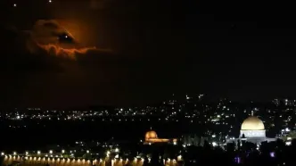 شلیک موشک یمن به قلب اسرائیل/ فرار صهیونیست‌ها به پناهگاه، مجروح داد