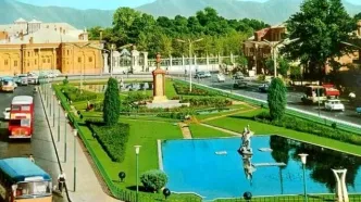 عکس یادگاری سربازان آمریکایی در میدان بهارستان!