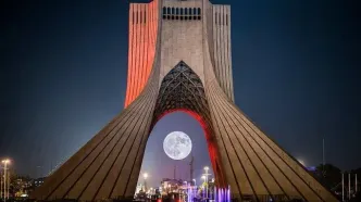 خورشید از فراز دماوند به آزادی سلام فرستاد