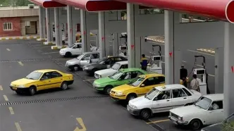 کاهش ٤٠ درصدی زمان انتظار در صف پمپ بنزین‌های تهران
