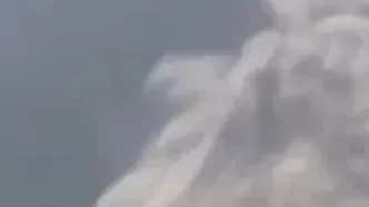 فیلم لحظه ریزش یخ و سنگ بر سر روستای بلاتن در سوئیس