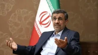 هدیه محمود احمدی نژاد به رئیس دانشگاه مجارستان