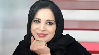 ژست‌های جذابِ روشنک عجمیان در یک کافه لاکچری