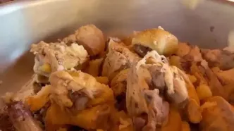 ببینید، غذای روستایی در گرجستان؛ پخت مرغ و غذای سنتی «دزیر‌دزا» (Dzyrdza)