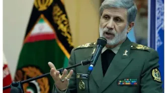 فرمانده کل ارتش: ضربات سختی به اسرائیل وارد می‌کنیم