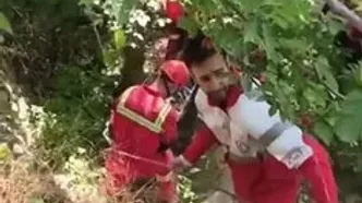 نجات زن باردار ۲۰ ساله سقوط کرده از ارتفاعات ۱۵۰ متری کن