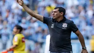 هجوم هواداران استقلال به پیج سرمربی برزیلی