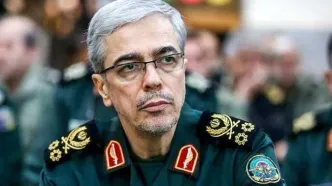 عکسی از شهیدان باقری، محرابی و ربانی در بین الحرمین