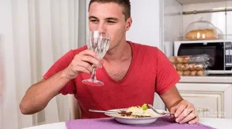 بالاخره همراه غذا آب بخوریم یا نه؟