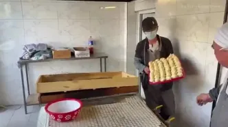 ببینید؛ غذای خیابانی در ازبکستان؛ پخت سمرقندپلو با گوشت شترمرغ در تاشکند