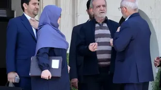 تلاش کیهان برای اختلاف‌افکنی؛ مگر نمی‌گفتند پزشکیان دولت مذاکره است؟ پس چرا در زمان او جنگ شد؟!