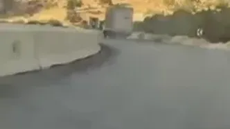 حادثه در جنوب فارس / کامیونت بدون ترمز در کازرون واژگون شد