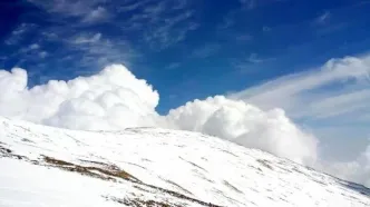 لحظه بارش برف در تهران، ١٧ خرداد ١۴٠۴