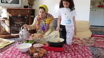 ببینید؛ غذای روستایی در ایران؛ پخت خورشت گوجه سبز