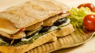 با بادمجان این ساندویچ خوشمزه را درست کنید!