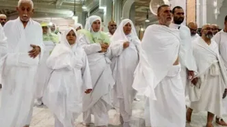 با حجاج روبوسی نکنید