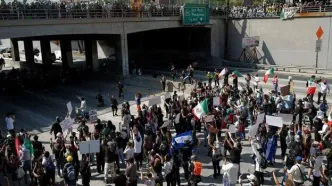 حکومت نظامی از امشب در لس‌آنجلس آمریکا و بازداشت صدها نفر/ گسترش اعتراضات به ۹ شهر بزرگ ایالات متحده/ ویدئو
