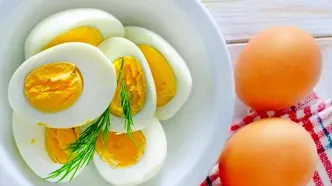 زرده تخم مرغ برای سالمندان مضر است؟