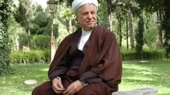 عکس متفاوت هاشمی رفسنجانی در حال پریدن از رودخانه
