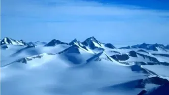 کشف سیگنال‌های عجیب از یخ‌های قطب جنوب