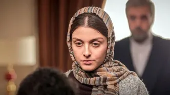 تیپ هالیوودی خانم بازیگرِ زخم کاری کنار برج ایفل