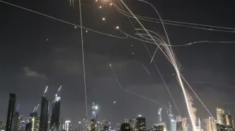 بلایی که موشکهای ایرانی بر سر «بات یام» در اسرائیل آوردند/ ایهود باراک: با آزمونی دردناک روبرو هستیم